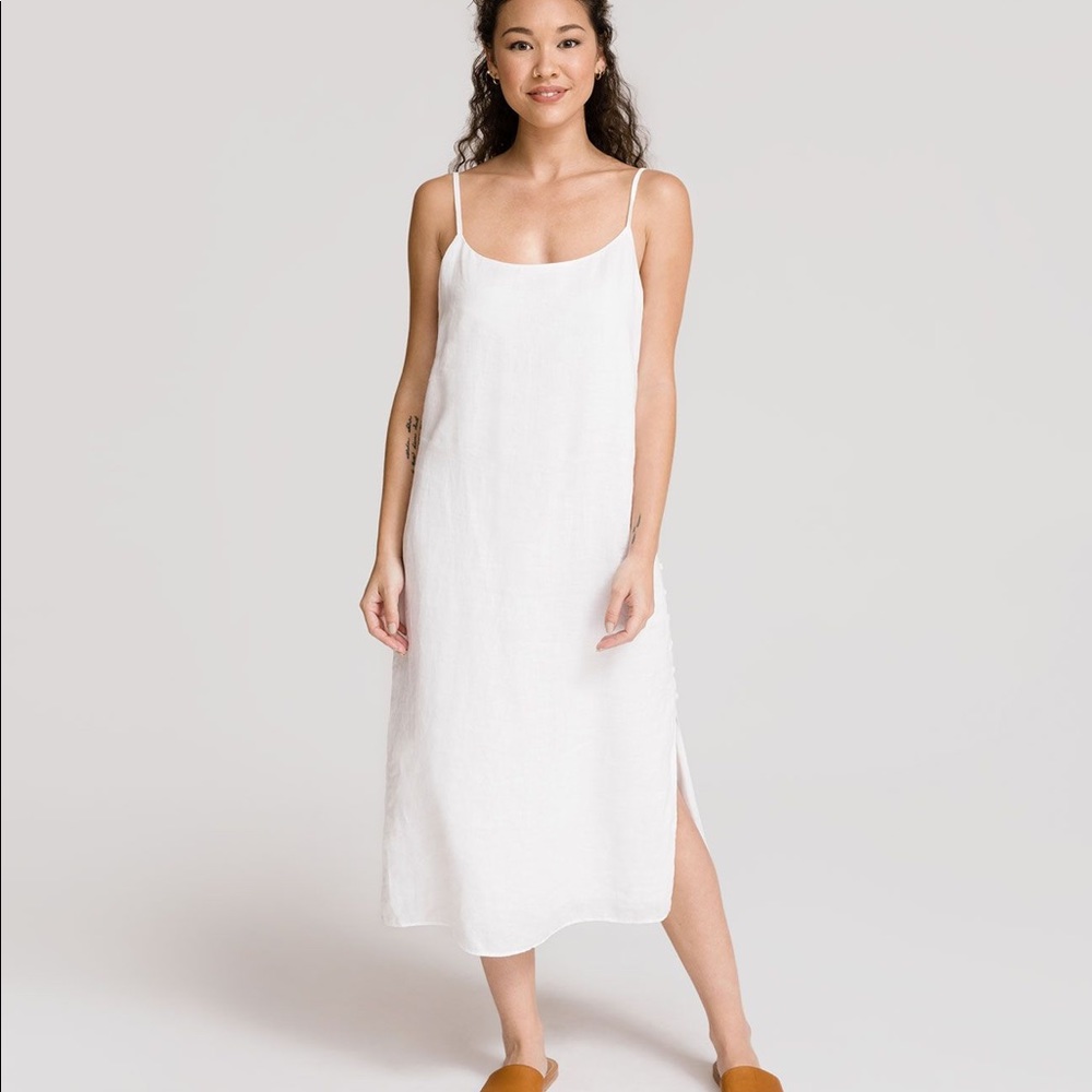 ISO Grana side button linen dress